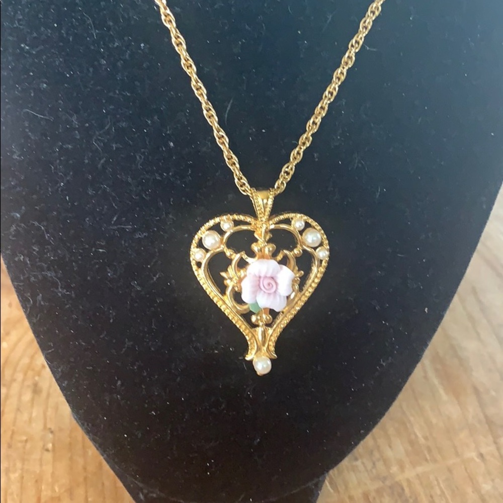 Avon gold tone necklace - Picture 5 of 5